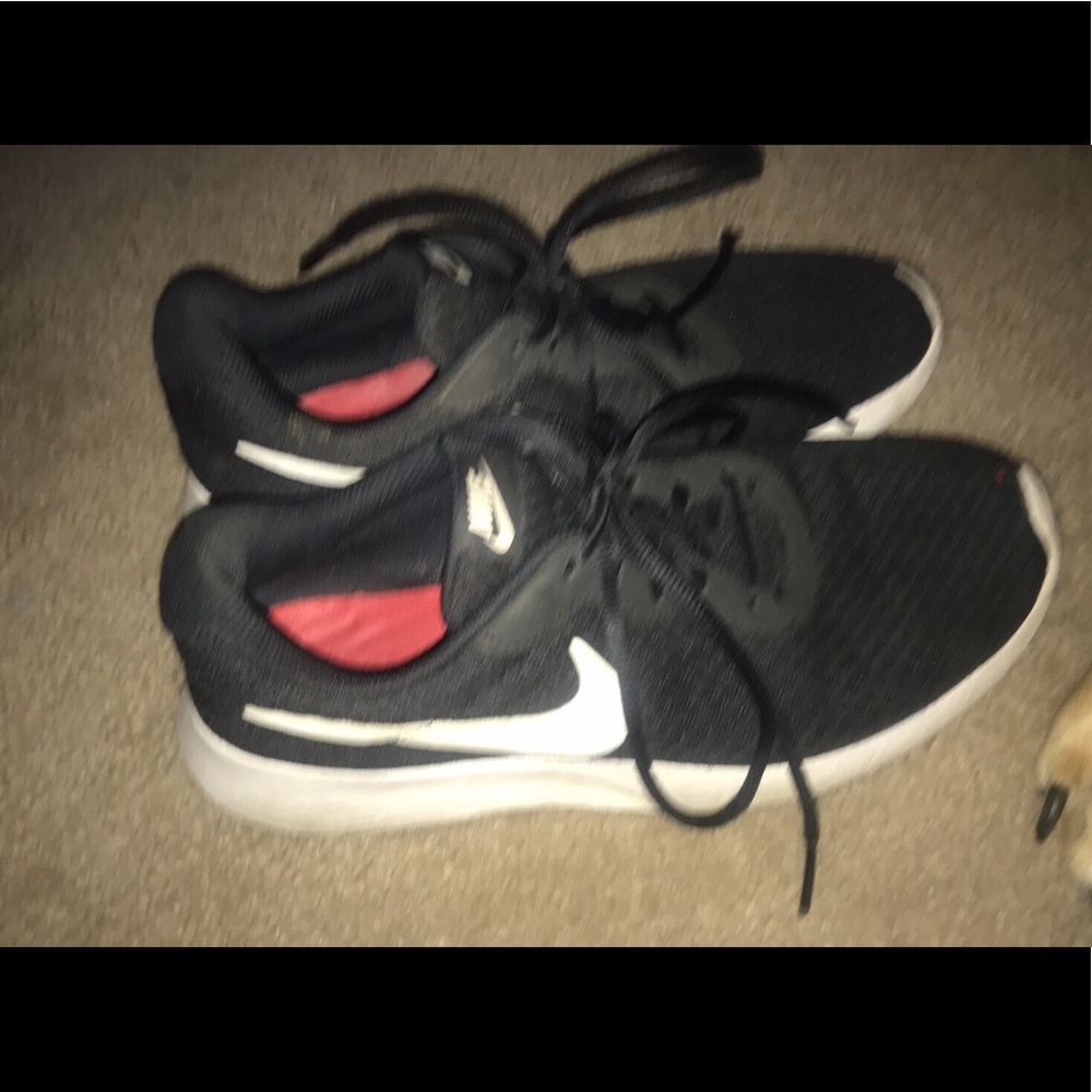 Nike Tennis Shoes